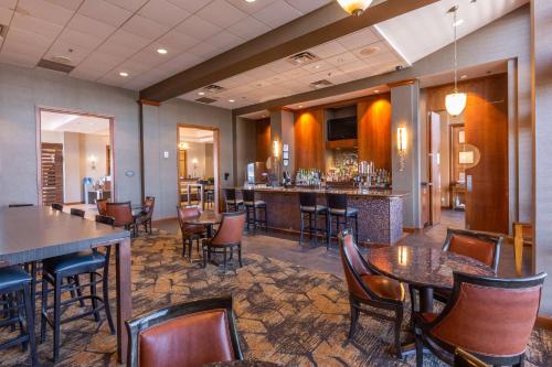 DoubleTree by Hilton Bay City - Riverfront