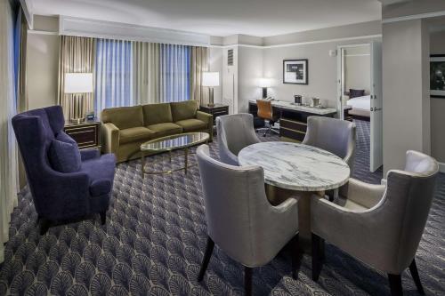Hilton President Kansas City - image 7
