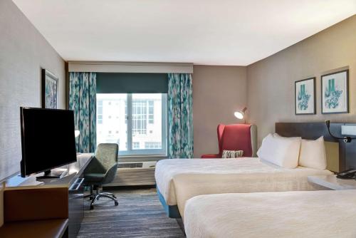 2 queen beds