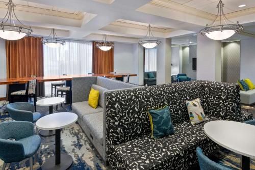 Hampton Inn By Hilton & Suites Kansas City-Country Club Plaza