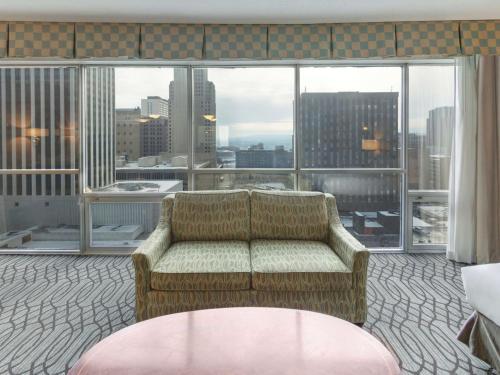 King Suite with City View