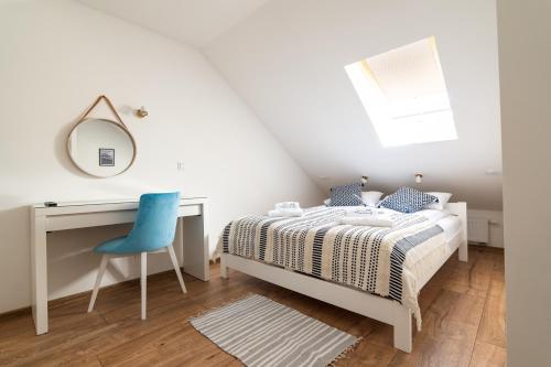One-Bedroom Apartment image 10