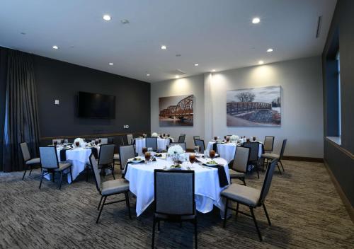 Embassy Suites Oklahoma City Downtown/Medical Center - image 11