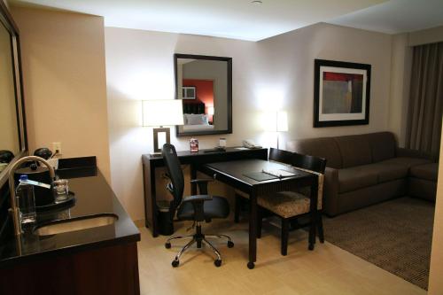 Embassy Suites Ontario - Airport