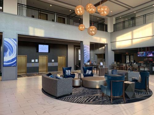 DoubleTree Suites by Hilton Hotel & Conference Center Chicago-Downers Grove