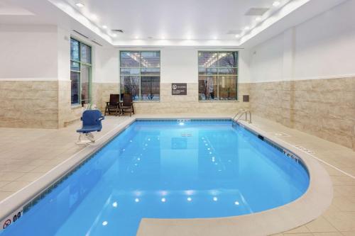 Hilton Garden Inn Evanston - image 13