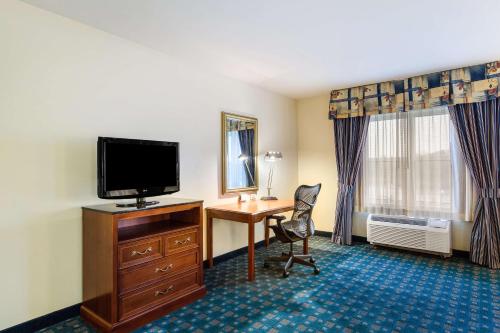 Hilton Garden Inn Suffolk Riverfront - image 13