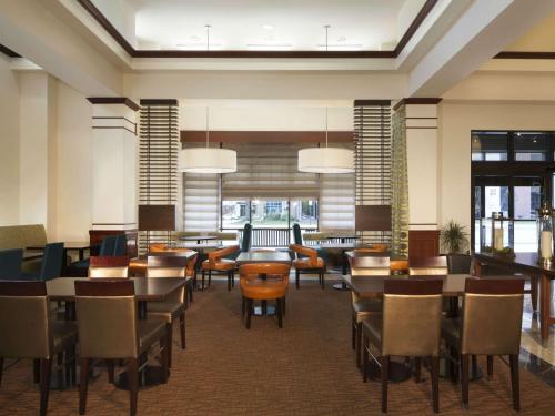 Hilton Garden Inn Virginia Beach Town Center - image 23
