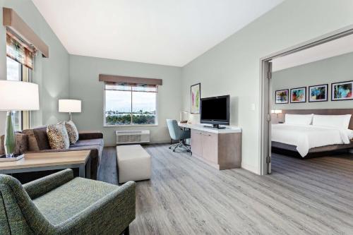 Hilton Garden Inn Palm Beach Gardens - image 10
