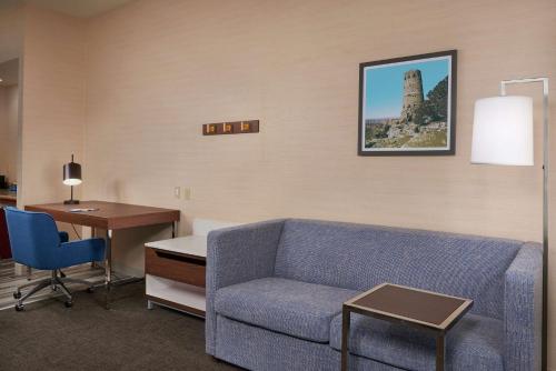 Hampton Inn & Suites Phoenix-Surprise - image 8