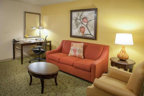 Hilton Garden Inn Pensacola Airport/Medical Center - image 8
