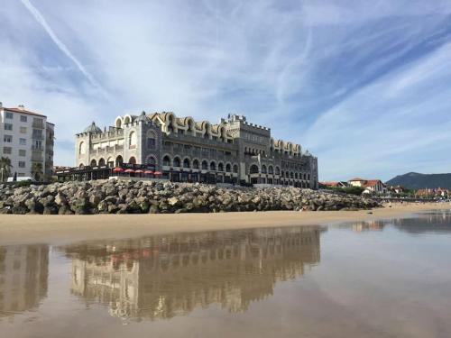 Apartamento con terraza sobre el mar - Location saisonnière - Hendaye