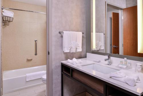 2 bedrooms, 3 beds