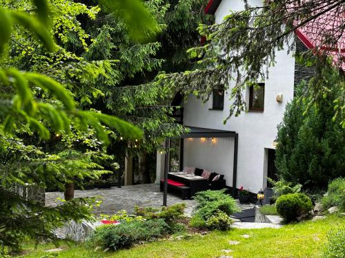 . Mountain Chalet - Cabana la Muntele Baisorii