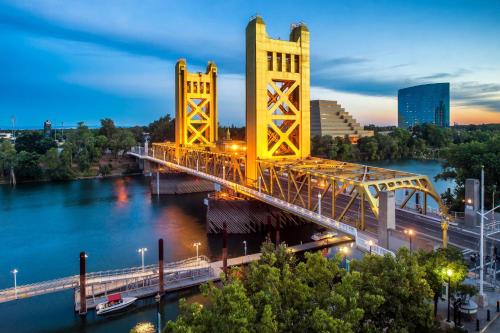 Embassy Suites by Hilton Sacramento Riverfront Promenade