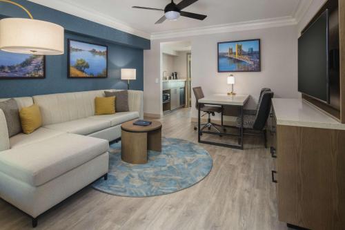 Two-Room King Suite - Hearing Accessible 