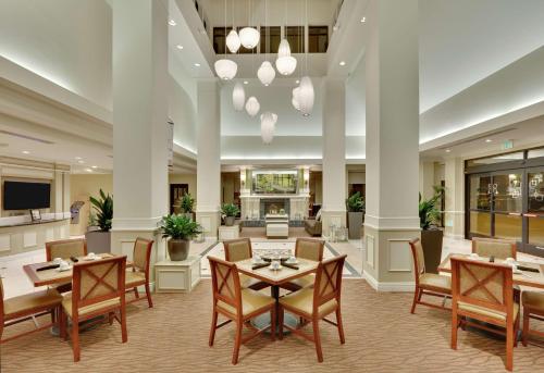 Lobby, Hilton Garden Inn San Diego/Del Mar in Del Mar / Carmel Valley