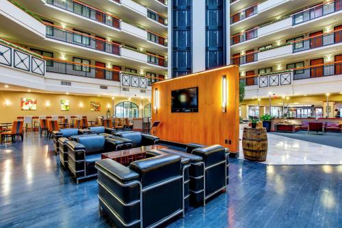 Embassy Suites by Hilton Louisville East