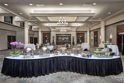 Étterem, Hilton Sacramento Arden West in Erikson Ipari Park