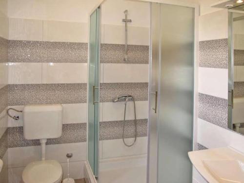 4 bedroom apartment with 3 bathrooms and private parking - Apartments Orange - image 10