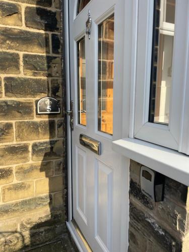 Cosy 1890s Home Nestled In Penistone