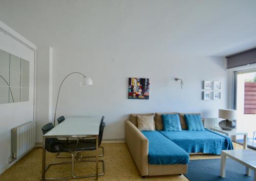  VINYET SUNSHINE 2 bed 2 bath steps from the beach in Sitges