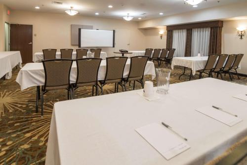 Hampton Inn Tiffin - image 10