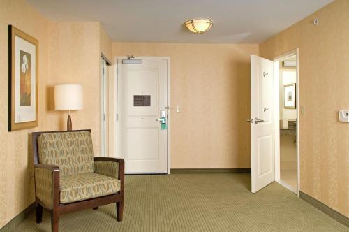 King Room with Roll-In Shower - Mobility/Hearing Accessible
