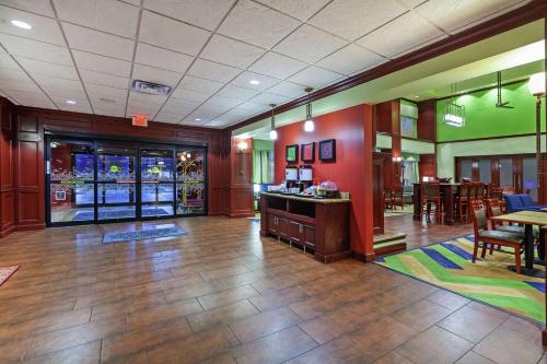 Hampton Inn & Suites Owasso