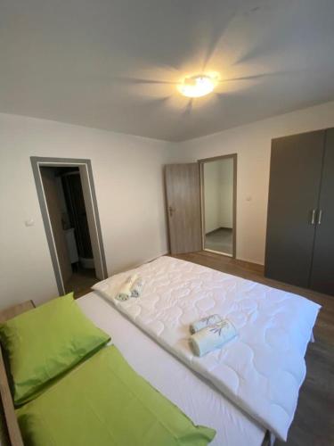Three Bedroom Apartment image 7