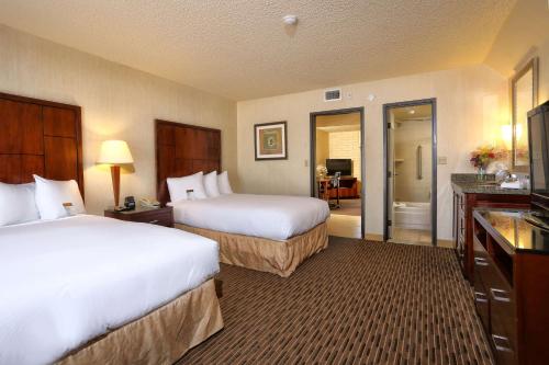 DoubleTree By Hilton Suites Tucson Airport