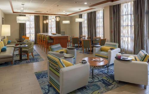 Hampton Inn & Suites Knoxville-Downtown - image 11