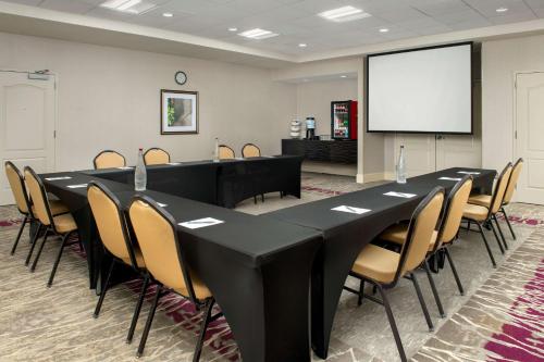 Hilton Garden Inn Knoxville West/Cedar Bluff - image 11