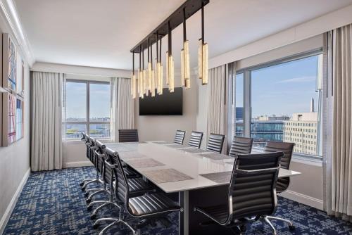 Embassy Suites by Hilton Washington DC Convention Center - image 14
