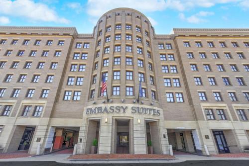 Embassy Suites by Hilton Alexandria Old Town