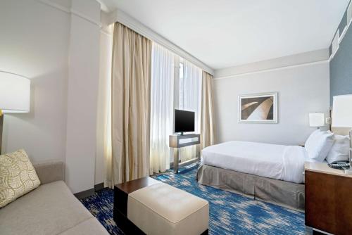 Embassy Suites Alexandria - Old Town - image 11
