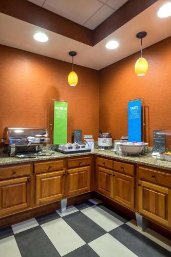 Hampton Inn By Hilton Waterville