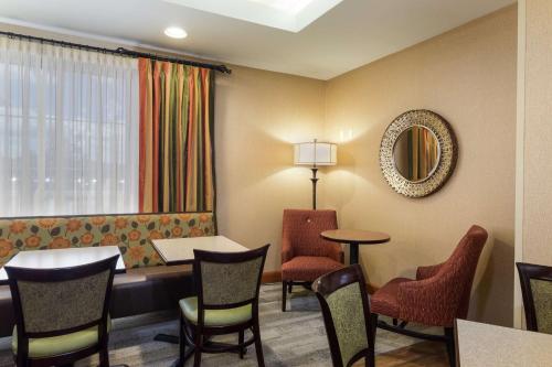 Hampton Inn By Hilton Waterville