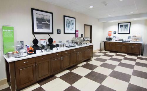 Hampton Inn & Suites Dallas/Frisco North-Fieldhouse USA - image 12
