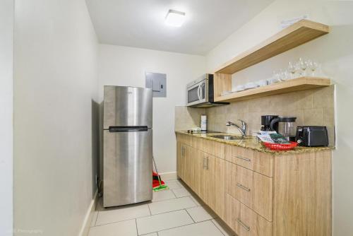 Kitchen, Soleado Hotel near Galleria