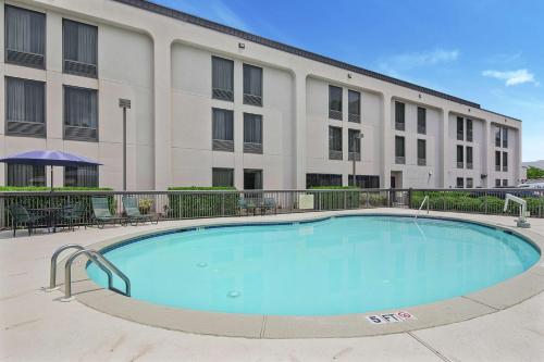 Hampton Inn By Hilton Atlanta-Town Center/Kennesaw