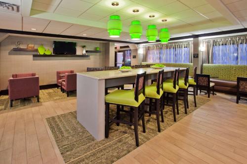 Hampton Inn By Hilton Atlanta-Town Center/Kennesaw