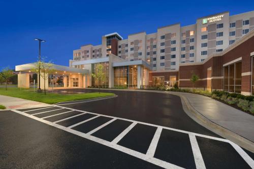 Embassy Suites by Hilton Chicago Naperville - Hotel