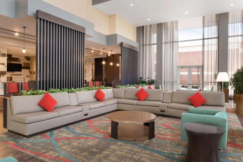 Embassy Suites by Hilton Chicago Naperville in Naperville, USA