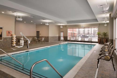 Embassy Suites Chicago-Naperville