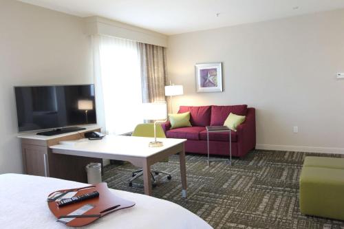 Hampton Inn By Hilton & Suites Dallas Market Center