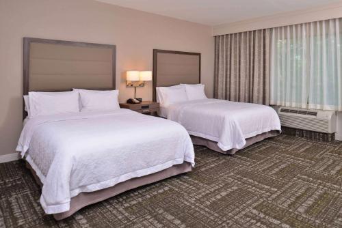 Hampton Inn & Suites Dallas Market Center - main image