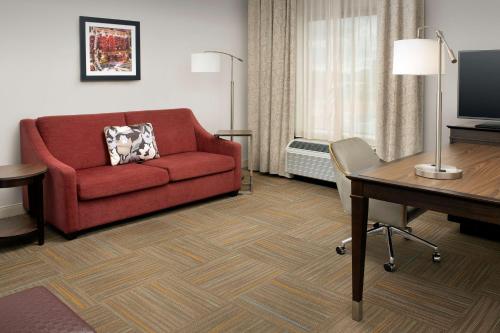 Hampton Inn & Suites Phoenix/Tempe - image 13