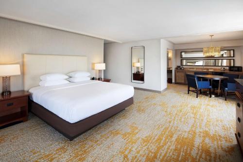 DoubleTree by Hilton Ontario Airport - image 12