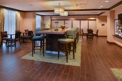 Hampton Inn Omaha Midtown-Aksarben Hampton Inn Omaha Midtown-Aksarben